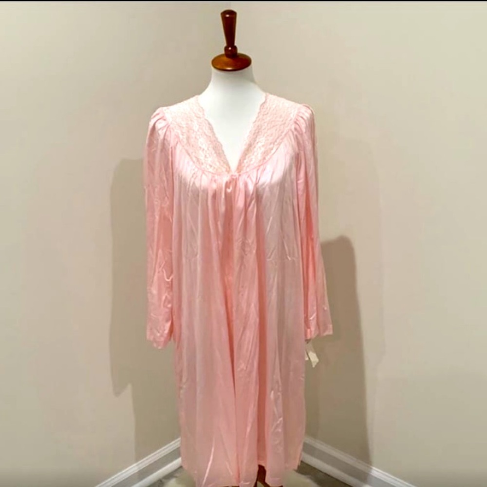 Vintage retro pink robe L